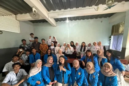 foto bersama siswa siswi smk yapri
