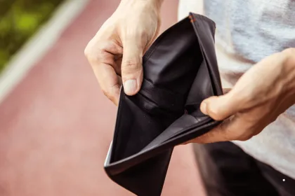 dompet uang menipis