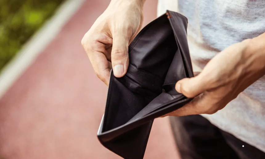 dompet uang menipis